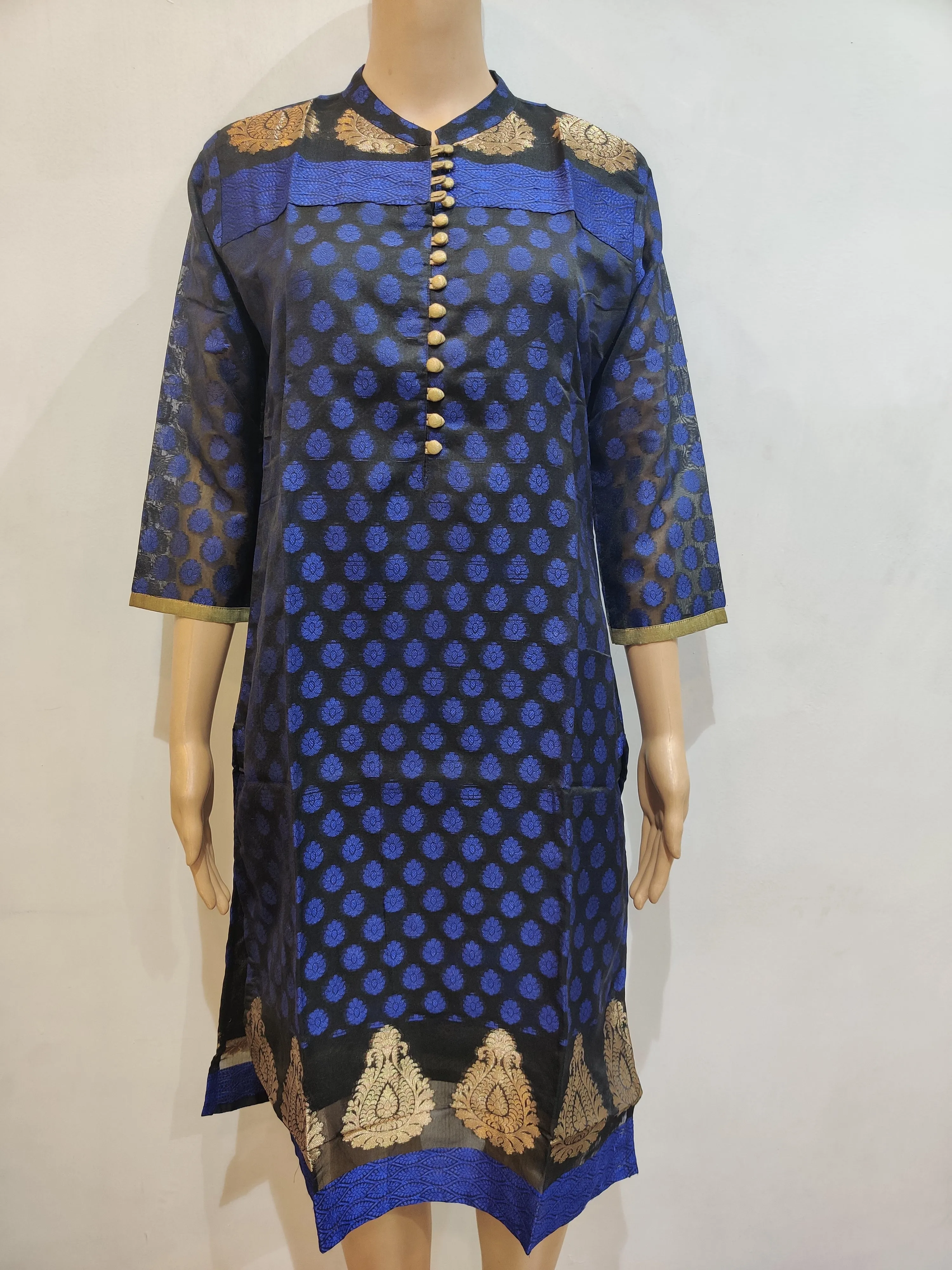 Khus Kurti